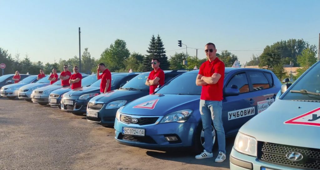інструктори автошколи