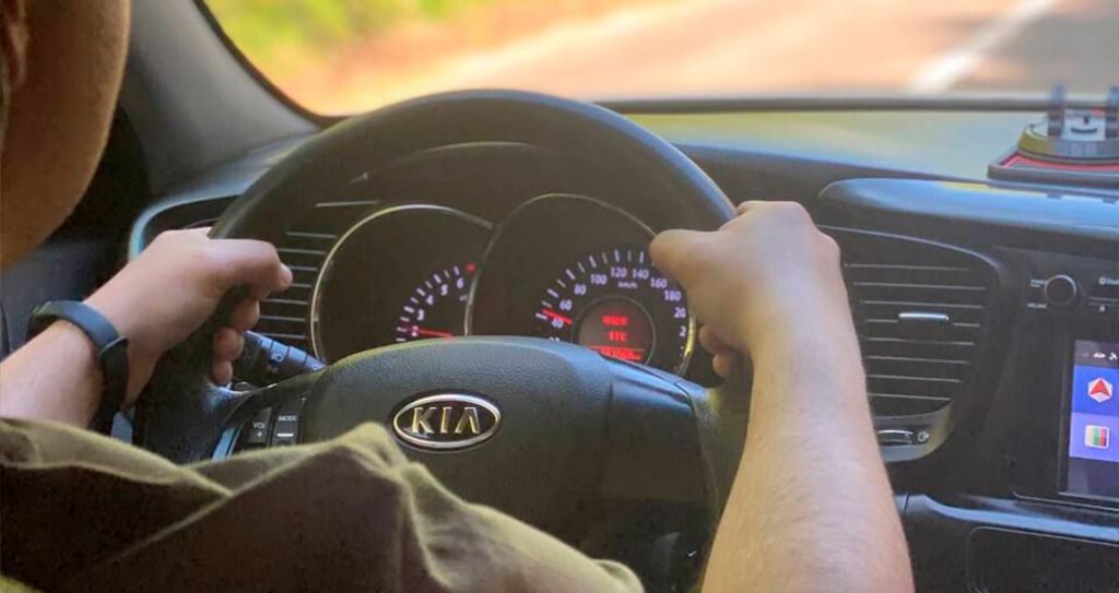 ПДР в автошколі чи самостійно